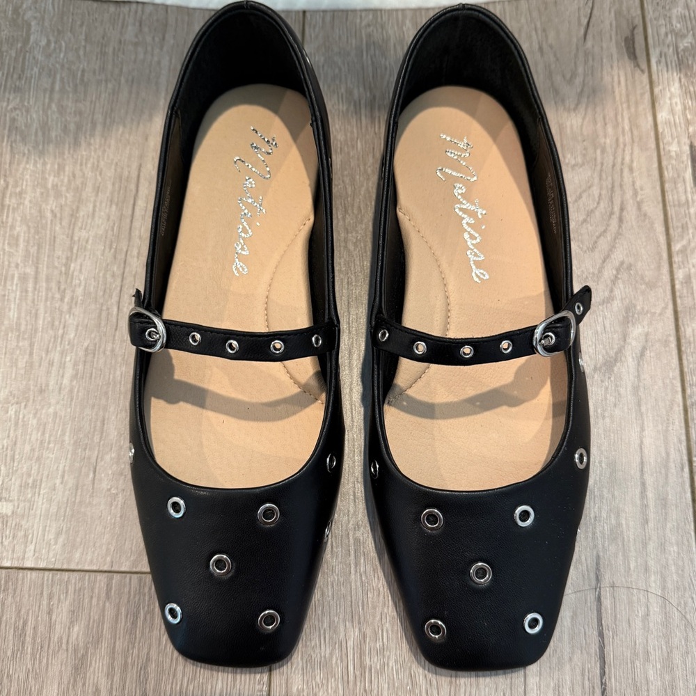 *NEW* Matisse Mary Jane Studded Flats - LEATHER!